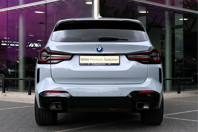 BMW X3 xDrive30e M Sport Automaat / Trekhaak / Panoramadak / Sportstoelen / Laserlight / Head-Up / Comfort Access