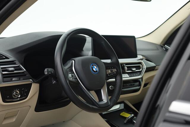 BMW X3 xDrive30e | Elek. Trekhaak | Leder | CarPlay + NAV | Camera + PDC | Stoelverw. | Cruise | Dodehoek. |