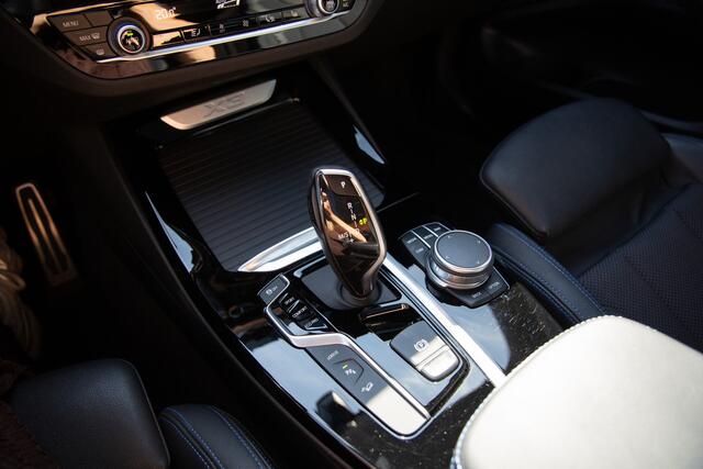 BMW X3 xDrive30e M-sport PHEV SoH 90%, Panoramadak, Trekhaak, Carplay,