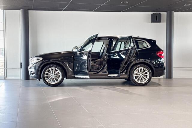 BMW X3 xDrive30i High Executive | X-Line | Glazen Panoramadak | Stoelverwarming | Comfort Access | Trekhaak |
