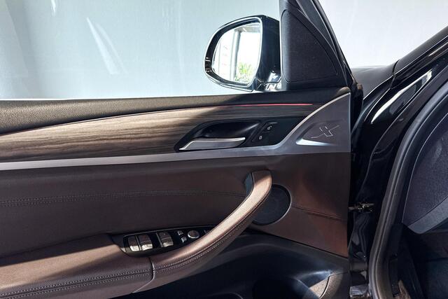 BMW X3 xDrive30i High Executive | X-Line | Glazen Panoramadak | Stoelverwarming | Comfort Access | Trekhaak |
