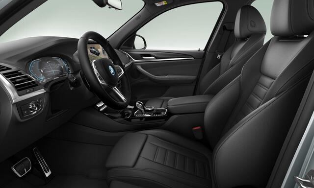BMW X3 xDrive30e M Sport - Stoelverwarming voor/achter - Comfort Access - Parking Assistant Plus - HiFi System - Getinte Ruiten - Ambiance verlichting - Stuurwielrand verwarmd -