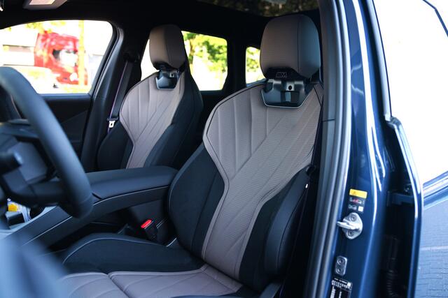 BMW X3 iX3 50 xDrive M Sport / Panoramadak / Trekhaak / M Sportstoelen / 3D Head-Up / Parking Assistant Plus / Stuurverwarming