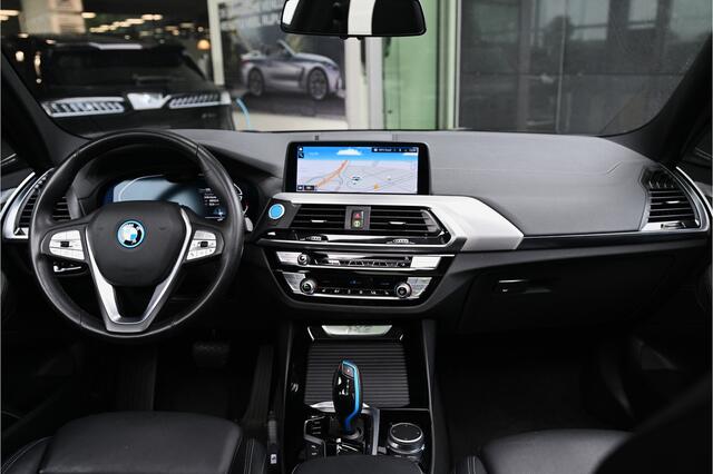 BMW X3 iX3 High Executive / Trekhaak / Sportstoelen / Adaptieve LED / Comfort Access / Head-Up / Parking Assistant Plus / Gesture Control