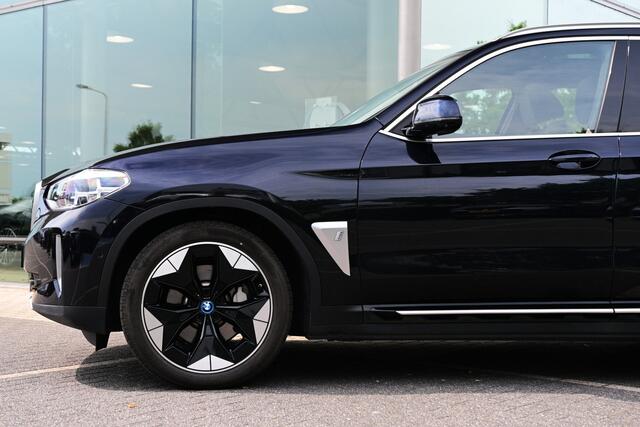 BMW X3 iX3 High Executive / Trekhaak / Sportstoelen / Adaptieve LED / Comfort Access / Head-Up / Parking Assistant Plus / Gesture Control