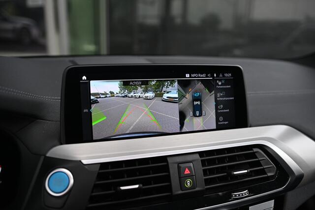 BMW X3 iX3 High Executive / Trekhaak / Sportstoelen / Adaptieve LED / Comfort Access / Head-Up / Parking Assistant Plus / Gesture Control