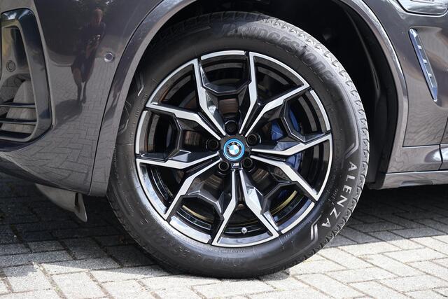 BMW X3 xDrive30e High Executive LCI | M-Sport | Pano | HUD | 360 | Laser | Stoelventilatie | Keyless | Stoelverwarming voor en achter | Stuurwielverwarming | Etc.