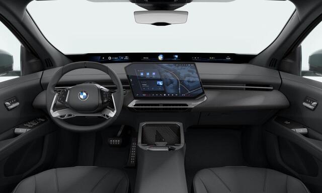 BMW X3 iX3 40 eDrive M Sportpakket / Panoramadak / Trekhaak / Getint glas / Park assist