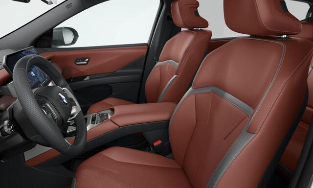 BMW X3 iX3 40 eDrive M Sportpakket / Panoramadak / Trekhaak / Getint glas / Park assist