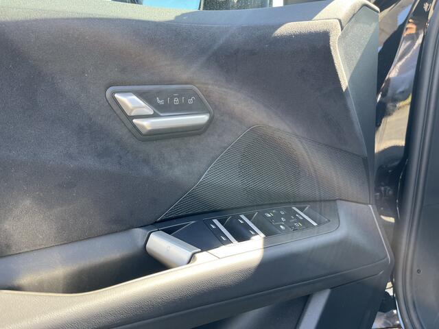 BMW X3 iX3 50 xDrive | M-Sport | 22'' | Harman/Kardon | Panorama. | Iconic Glow | Head-Up | Park. Prof. | M stoelen | Trekhaak | Getint glas | Stuur + stoelverw.