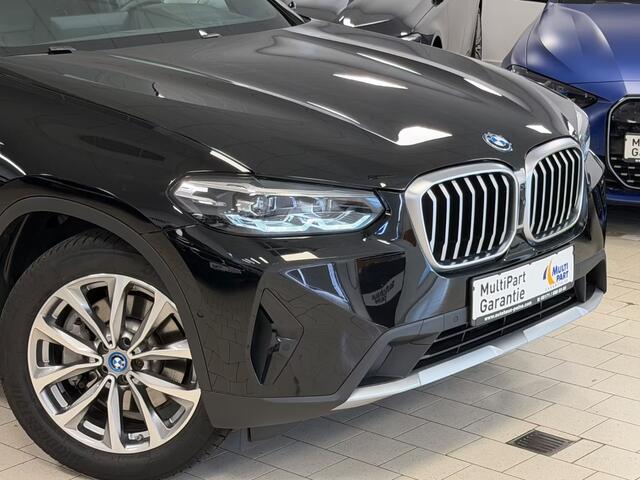 BMW X3 xDrive30e ** LED, LEDER, PANORAMA, VERW. ST, HuD, ALARM, 19-inch LMV ** 1e eig - UNFALLFREI ** ** INFORMEER OOK NAAR ONZE AANTREKKELIJKE FINANCIAL-LEASE TARIEVEN **