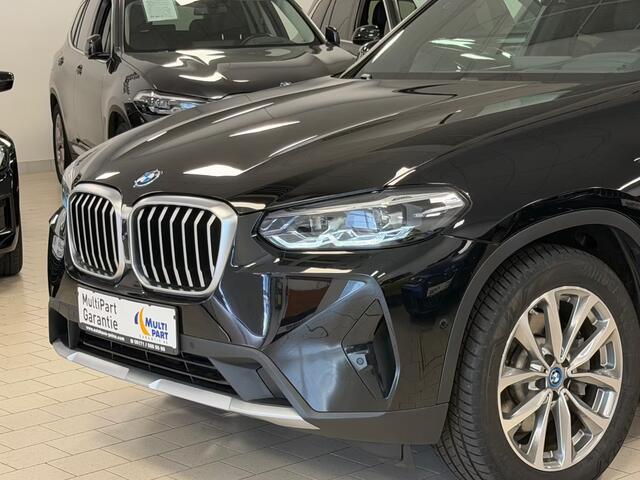 BMW X3 xDrive30e ** LED, LEDER, PANORAMA, VERW. ST, HuD, ALARM, 19-inch LMV ** 1e eig - UNFALLFREI ** ** INFORMEER OOK NAAR ONZE AANTREKKELIJKE FINANCIAL-LEASE TARIEVEN **