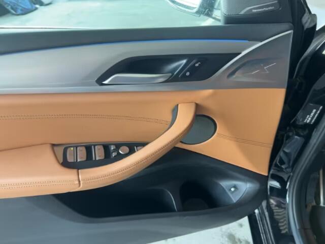 BMW X3 xDrive30e M-SPORT ** LED, COGNAC LEDER, PANORAMA, H&K, M-REM, 19-inch LMV ** 1e EIG - UNFALLFREI - BMW ONDERH ** ** INFORMEER OOK NAAR ONZE AANTREKKELIJKE FINANCIAL-LEASE TARIEVEN **