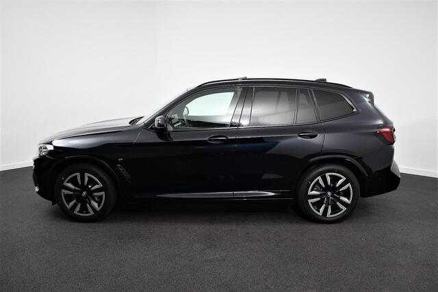 BMW X3 iX3 Executive M-Sport 80 kWh Leder Panoramisch Schuif-Kantel dak Camera Elektrisch bedienbare achterklep Climate control