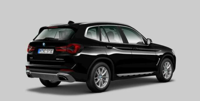 BMW X3 xDrive30e Panoramdak - Sportstoelen - Geluiddempende zijruiten - Parking/Driving Assistant - Hifi - BMW Live Cockpit Professional - Ambiance verlichting - Elektrisch verwarmde voorstoelen -
