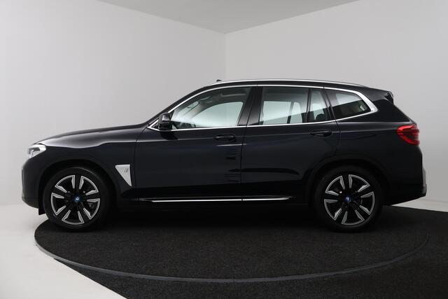 BMW X3 iX3 Executive 80 kWh (SOH 99,4%, PANORAMADAK, CAMERA, STOELVERWARMING, CRUISE ADAPTIEF, SFEERVERLICHTING)
