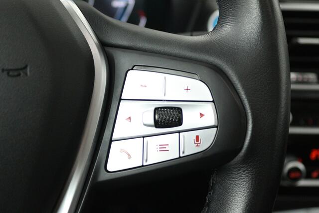 BMW X3 iX3 Executive 80 kWh (SOH 99,4%, PANORAMADAK, CAMERA, STOELVERWARMING, CRUISE ADAPTIEF, SFEERVERLICHTING)
