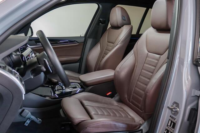 BMW X3 xDrive30e M-Sport LCI Laser, Panoramadak, 360Camera, Head-Up, Brooklyn Grau, Dealer onderhouden!