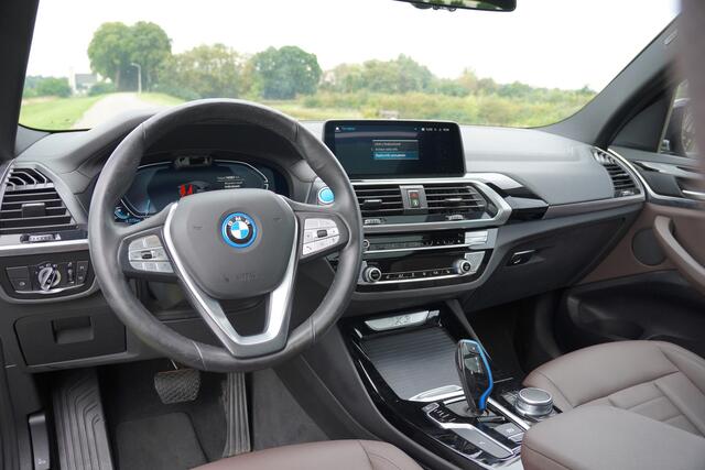 BMW X3 iX3 Executive 80 kWh / SOH 92.3 / Pano / Trekhaak / Co Pilot /