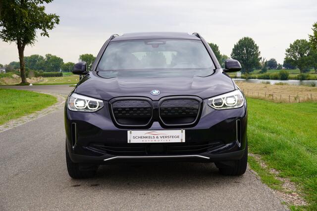 BMW X3 iX3 Executive 80 kWh / SOH 92.3 / Pano / Trekhaak / Co Pilot /