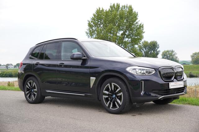 BMW X3 iX3 Executive 80 kWh / SOH 92.3 / Pano / Trekhaak / Co Pilot /