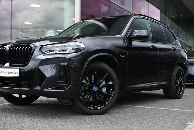 BMW X3 xDrive30e M Sport Automaat / Trekhaak / Panoramadak / Sportstoelen / Head-Up / Live Cockpit Professional