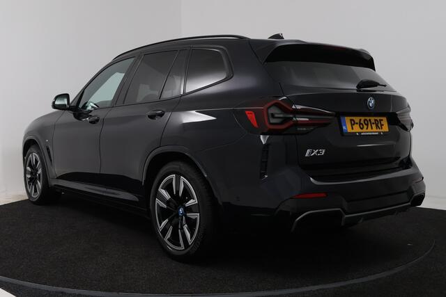 BMW X3 iX3 Executive 80 kWh (TREKHAAK, 98,9% SOH, PANORAMADAK, STOELVERWARMING, SFEERVERLICHTING, CAMERA, 1e EIGENAAR, DEALER ONDERHOUDEN)