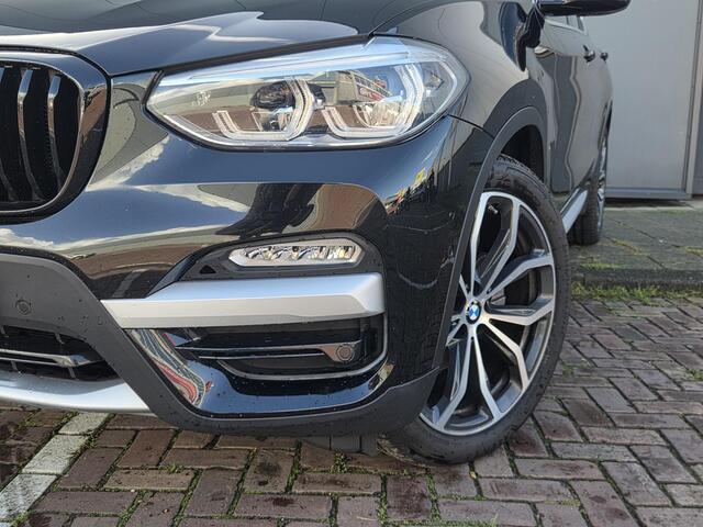 BMW X3 sDrive20i Launch Edition High Executive | Schuif-kanteldak | Climate Control | Parkeercamera