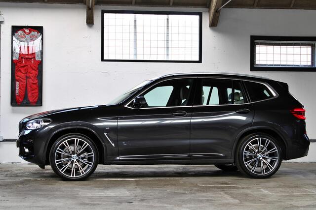 BMW X3 xDrive20i High Executive M Sport | HUD | 21" | Adap. cruise | Trekhaak | Dealer onderhouden