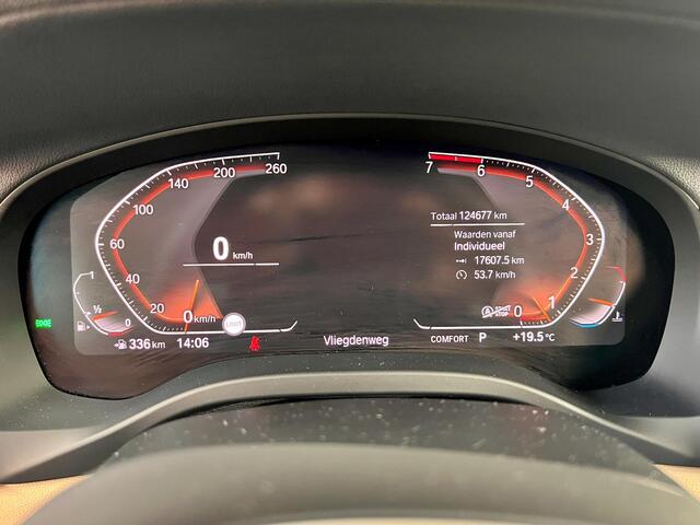 BMW X3 xDrive20i High Executive M Sport | HUD | 21" | Adap. cruise | Trekhaak | Dealer onderhouden