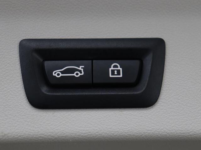 BMW X3 xDrive20i High Executive | Trekhaak | Stoelverwarming | Pano.Dak | Keyless Entry |