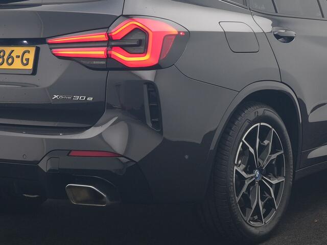 BMW X3 xDrive30e M Sport PHEV 293pk Dealer O.H | Trekhaak Af Fabriek | Camera | Cruise Control | Lederen Sportstoelen Verwarmd | Sfeerverlichting | Apple Carplay | Navigatie | Virtual | DAB | 19"L.M | Plug In Hybrid |