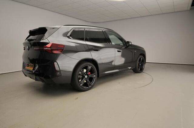 BMW X3 30e xDrive M-Sportpakket / Panoramadak / Trekhaak / LED / Getint glas / Park assist / Alu wielen 21 inch