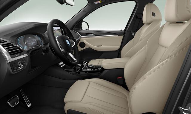 BMW X3 xDrive30e M Sport - Elektrisch verstelbare/verwarmde stoelen - Parking/Driving Assistant - Comfort Access - Geluiddempende/Getinte Ruiten - BMW Live Cockpit Professional -