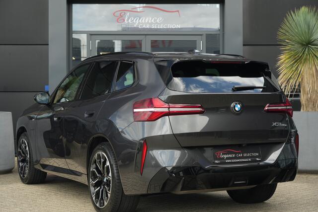 BMW X3 30e xDrive M Sport | 300PK | Pano | HUD | 360° | Harman Kardon | 20" | Keyless | Driving Assistant Professional | BMW X3 30e xDrive M Sport 300 PK Plug-in Hybrid met 2.0 viercilinder, panoramadak, Head-Up Display, 360° camera, Harman Kardon Premium Sound, 20-inch lichtmetalen velgen, Keyless Entry, Drivi