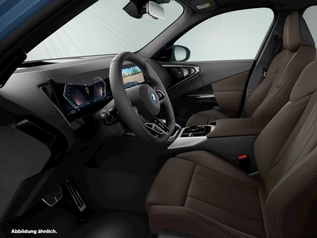 BMW X3 30e xDrive M Sport Harman- Kardon Sound Trekhaak Stuurwielverwarming Head-Up Display 360 Gr. Camera Driving Assistant Professional Elektrische actieradius tot 90 km WLTP! Bmw Iconic Glow Chassisdemping elektronisch geregeld