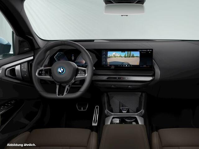 BMW X3 30e xDrive M Sport Harman- Kardon Sound Trekhaak Stuurwielverwarming Head-Up Display 360 Gr. Camera Driving Assistant Professional Elektrische actieradius tot 90 km WLTP! Bmw Iconic Glow Chassisdemping elektronisch geregeld