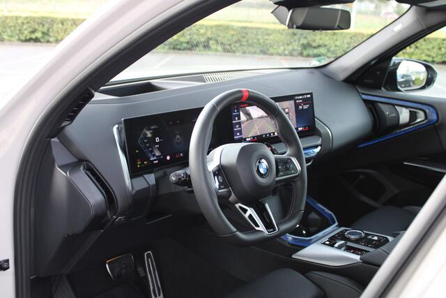 BMW X3 M50 Automaat / Trekhaak / Panoramadak / Sportstoelen / Comfort Access / Harman Kardon / Adaptieve LED / Parking Assistant Professional