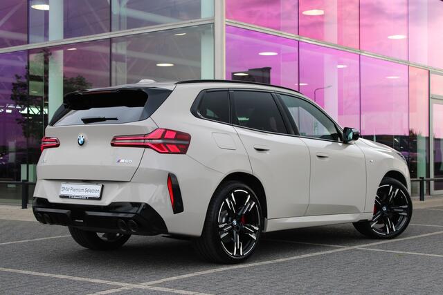 BMW X3 M50 Automaat / Trekhaak / Panoramadak / Sportstoelen / Comfort Access / Harman Kardon / Adaptieve LED / Parking Assistant Professional