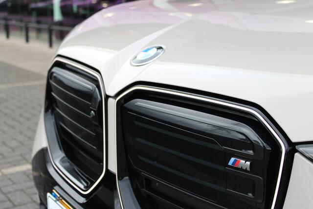 BMW X3 M50 Automaat / Trekhaak / Panoramadak / Sportstoelen / Comfort Access / Harman Kardon / Adaptieve LED / Parking Assistant Professional