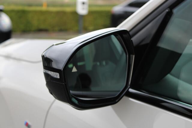 BMW X3 M50 Automaat / Trekhaak / Panoramadak / Sportstoelen / Comfort Access / Harman Kardon / Adaptieve LED / Parking Assistant Professional