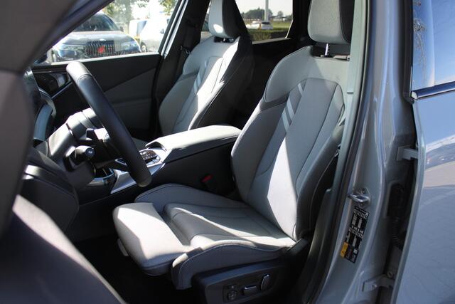BMW X3 30e xDrive M Sport Automaat / Panoramadak / Trekhaak / Sportstoelen / Achteruitrijcamera / Comfort Access / Adaptieve LED / Stoelverwarming