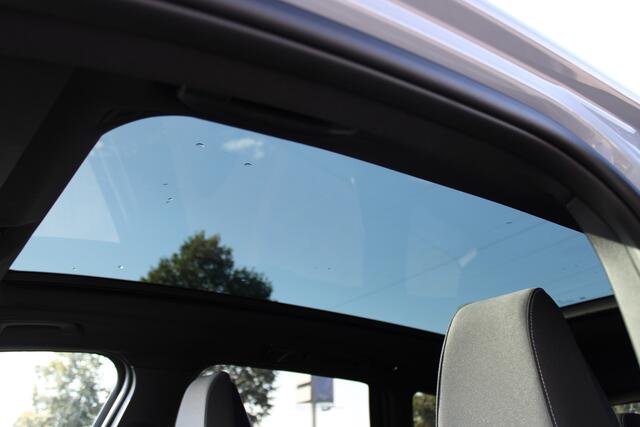 BMW X3 30e xDrive M Sport Automaat / Panoramadak / Trekhaak / Sportstoelen / Achteruitrijcamera / Comfort Access / Adaptieve LED / Stoelverwarming