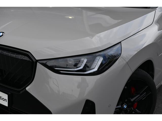 BMW X3 30e xDrive M Sport Automaat / Panoramadak / Trekhaak / Sportstoelen / Comfort Access / Parking Assistant Plus / Adaptieve LED / Stuurverwarming
