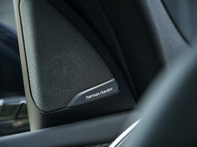 BMW X3 xDrive30e High Executive M-sport | Panoramadak | Harman/Kardon | Camera | Active Cruise | Memory Seat | BMW Gesture Control | Stuurverwarming | Stoelverwarming | Trekhaak |