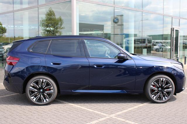 BMW X3 30e xDrive M Sport Automaat / Panoramadak / Trekhaak / Sportstoelen / Comfort Access / Parking Assistant Plus / Adaptieve LED / Stuurverwarming