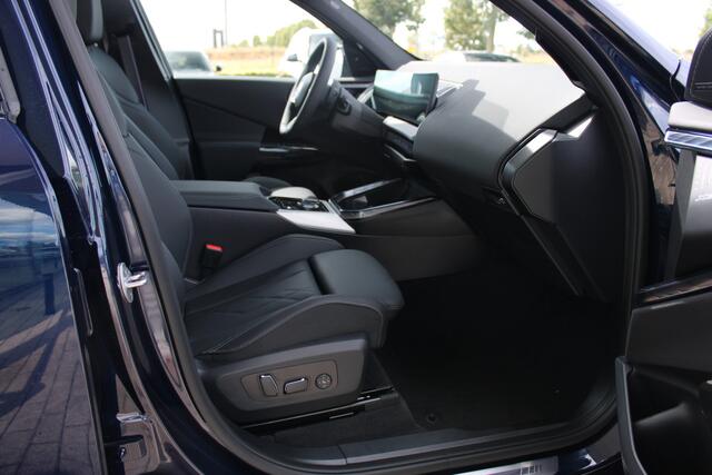 BMW X3 30e xDrive M Sport Automaat / Panoramadak / Trekhaak / Sportstoelen / Comfort Access / Parking Assistant Plus / Adaptieve LED / Stuurverwarming
