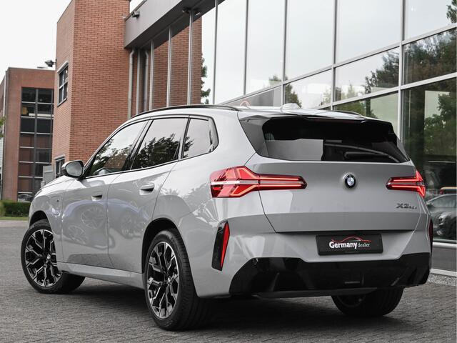 BMW X3 30e xDrive 300pk M-Sportpakket Pano E-Zetels 20-Inch Keyless Camera E-Trekh LED M-Brooklyn
