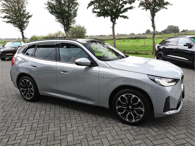 BMW X3 30e xDrive 300pk M-Sportpakket Pano E-Zetels 20-Inch Keyless Camera E-Trekh LED M-Brooklyn