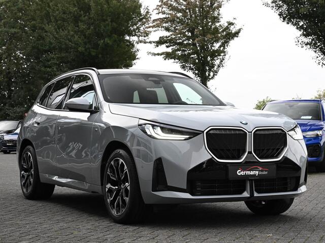 BMW X3 30e xDrive 300pk M-Sportpakket Pano E-Zetels 20-Inch Keyless Camera E-Trekh LED M-Brooklyn